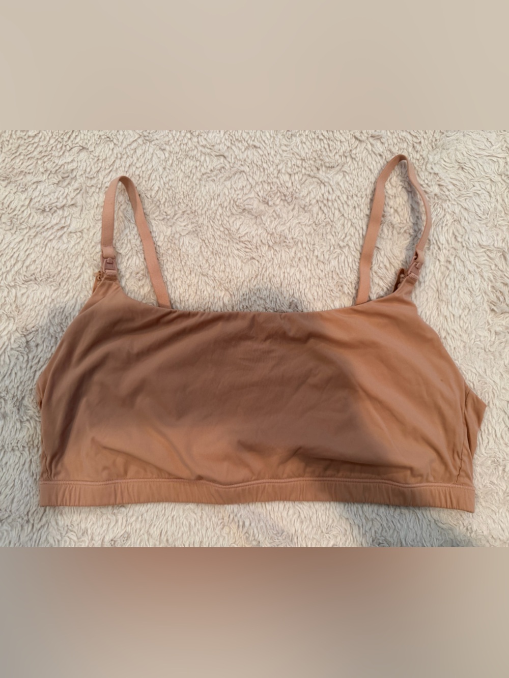 Momanda Hands-Free Pumping and Nursing Bra